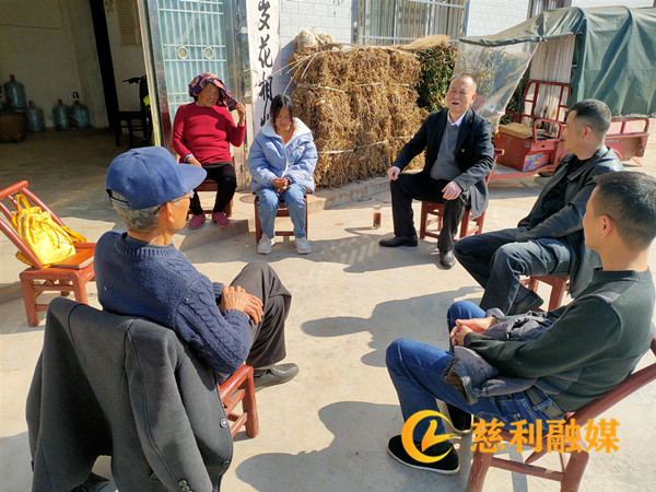 秋陽(yáng)暖身 “識(shí)門認(rèn)親”暖心